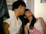 Japón beso y paja en el tren