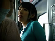 Japón beso y paja en el tren